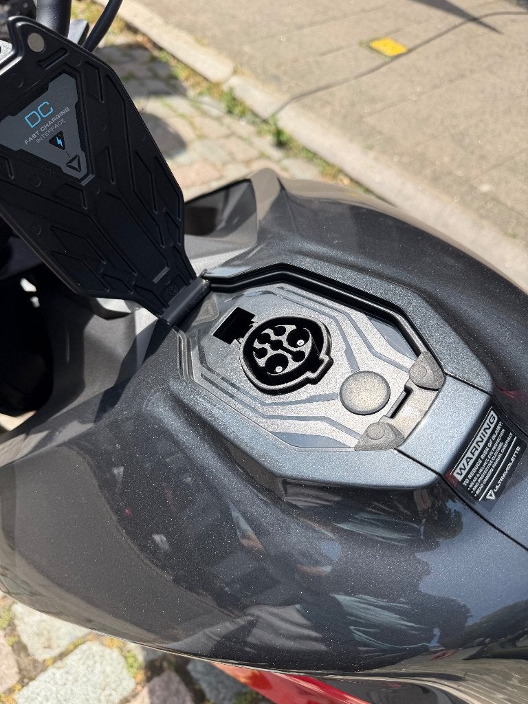 Ultraviolette F77 superstreet elektrische motorfiets 11KW, Motos, Motos | Marques Autre, Entreprise, Super Sport, jusqu'à 11 kW