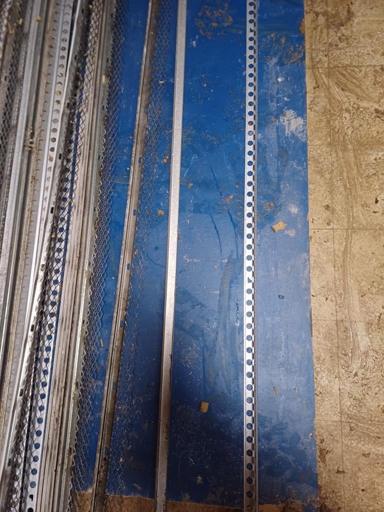 Cornière de plafonnage, Enlèvement