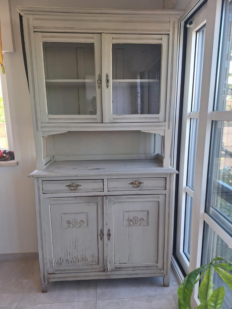 Antieke kast,gekrijt verft,gebruikerssporen., Huis en Inrichting, Ophalen