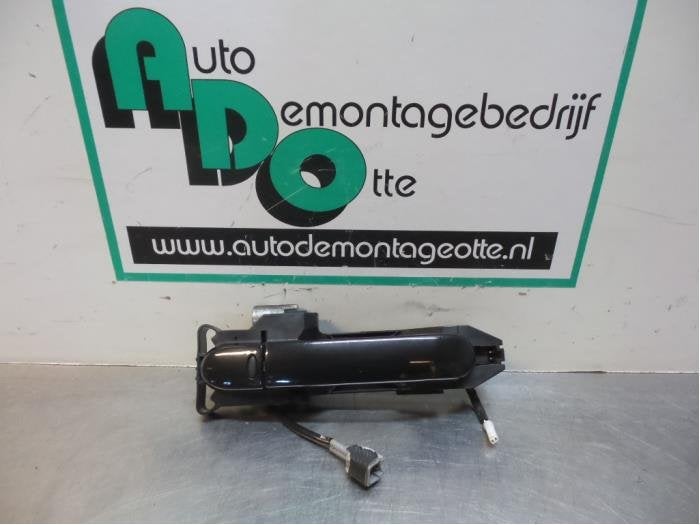 Poignée portière 4portes avant droite d'un Nissan Micra (M, -, Utilisé, -, Nissan