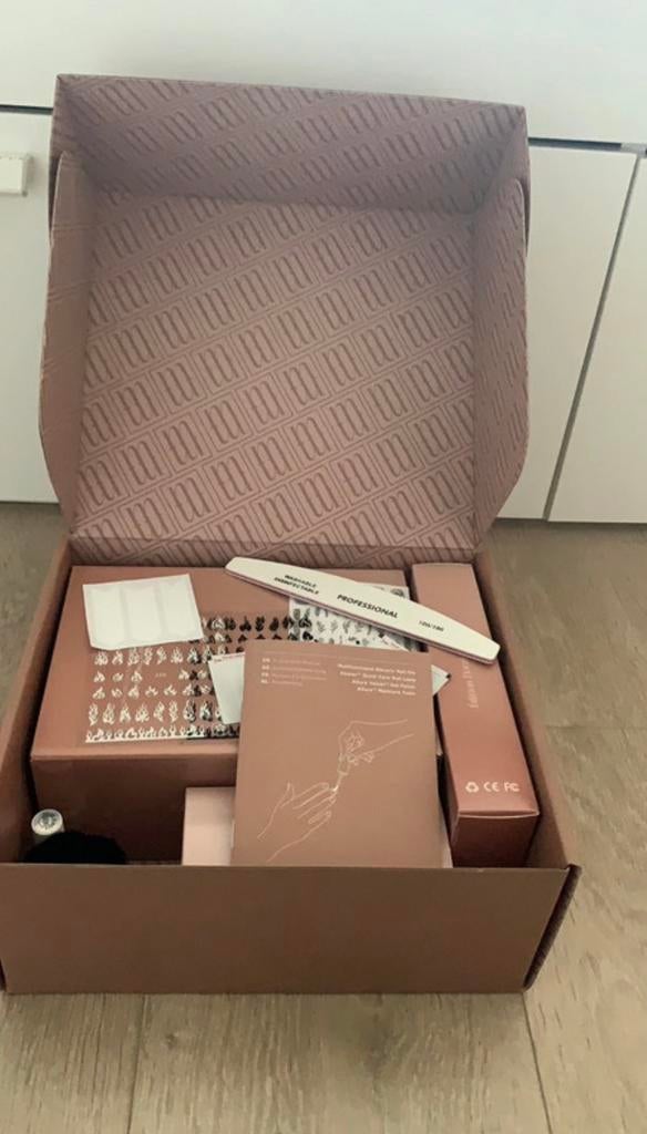 Nagel set, Ophalen, Zo goed als nieuw