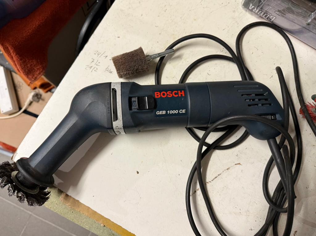 Bosch borstelmachine schuurmachine, Doe-het-zelf en Bouw, Ophalen, Gebruikt, 700 tot 1000 watt, Rechte handslijpmachine
