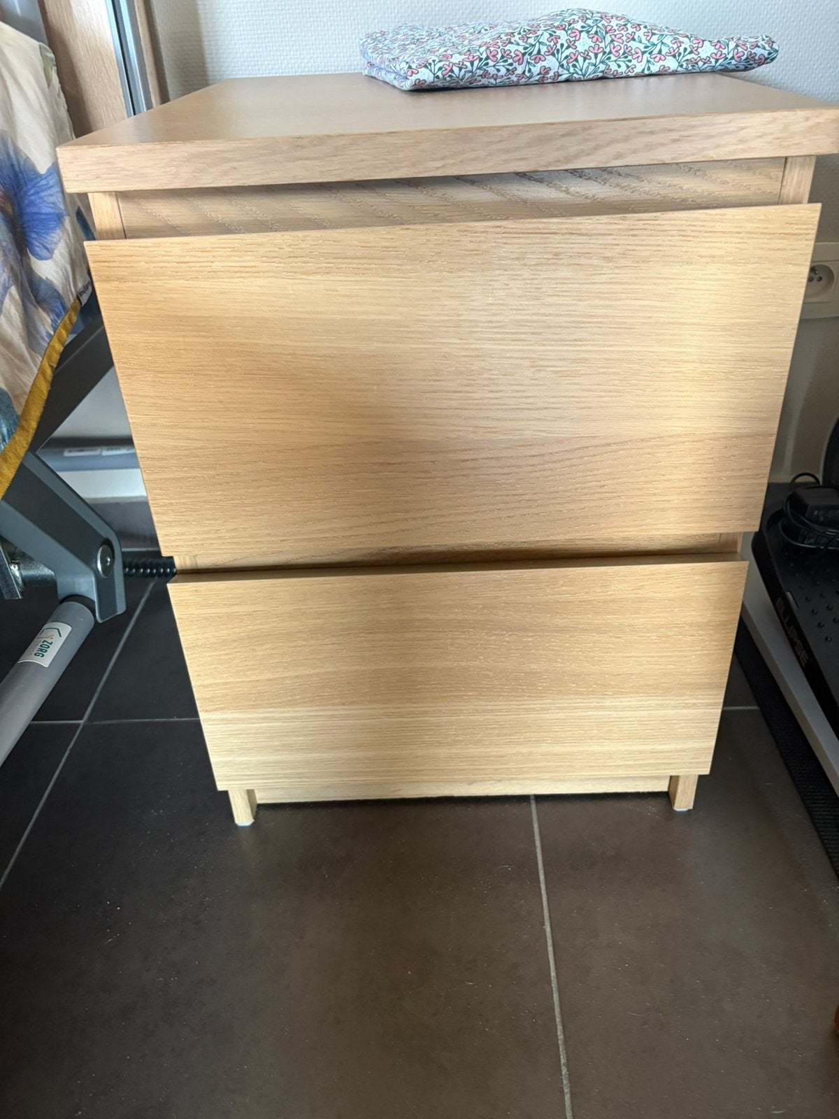 2 nachtkastjes ikea, Ophalen, Zo goed als nieuw