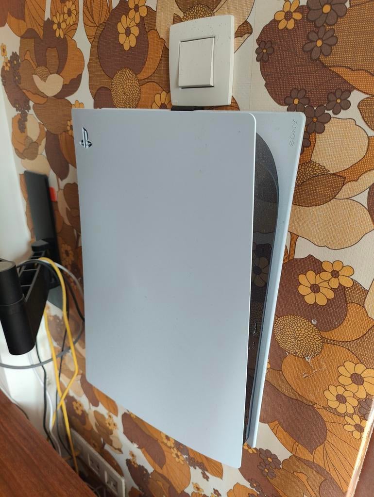 Playstation 5 disc Edition 600 GB + 2 controllers, Games en Spelcomputers, Spelcomputers | Sony PlayStation 5, Playstation 5, Ophalen