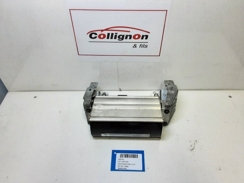 AIRBAG PASSAGER Audi A3 (8L1) (01-1996/05-2003) (8L0880202A), Utilisé, Audi
