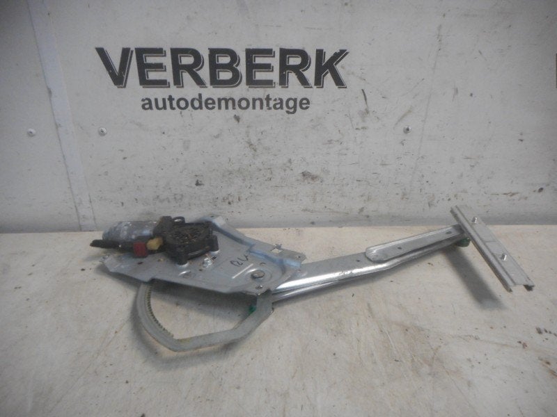 MECANISME DE VITRE ELECTRIQUE AVANT DROIT Saab 9-5 (YS3E), Brose SE, Info@brose.com, Utilisé, Max-Brose-Straße 1
96450  Coburg, DE