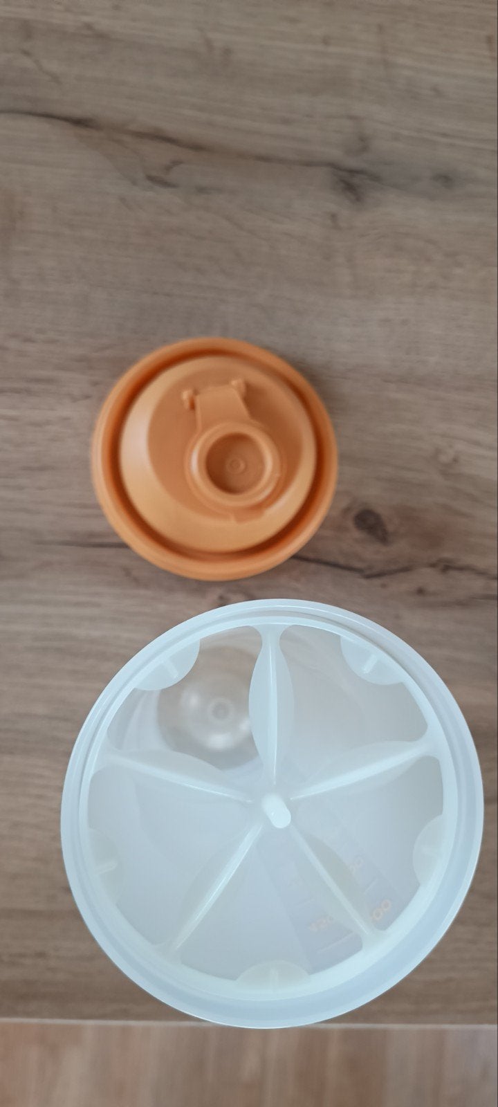 Tupperware shaker maatbeker, Ophalen