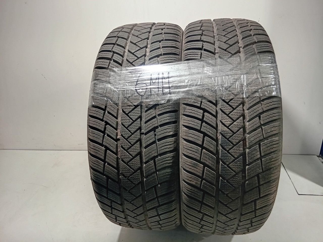 Bandenset 2 stuks Winter 205 50 R17, Auto-onderdelen, Banden en Velgen, Onderdelen@venauto.nl, Van der Ven Autorecycling B.V.