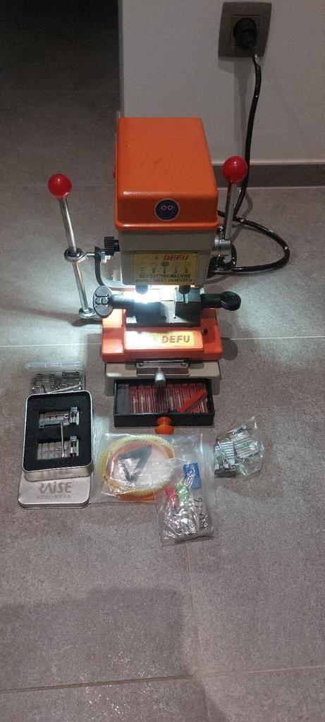 Sleutelfreesmachine defu met extra klemmen, Ophalen, Gebruikt, Elektrisch, Defu