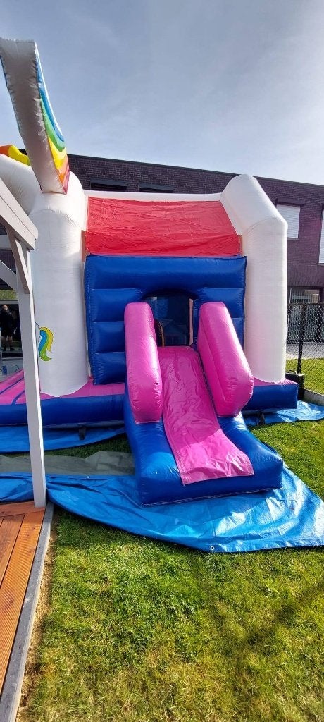 LOCATION: Château gonflable Licorne, Enlèvement, Comme neuf
