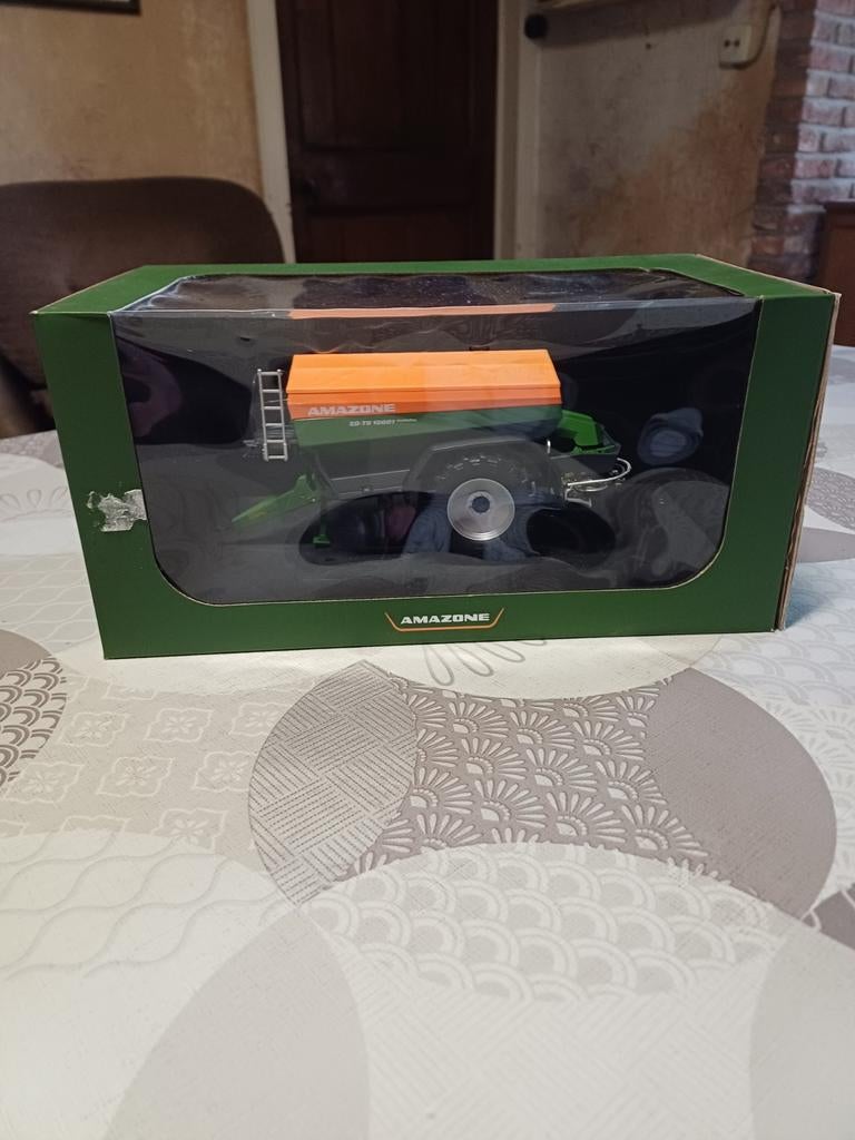 Amazone getrokken kalk- en kunstmeststrooier, Ophalen, Zo goed als nieuw, Tractor of Landbouw, Universal Hobbies