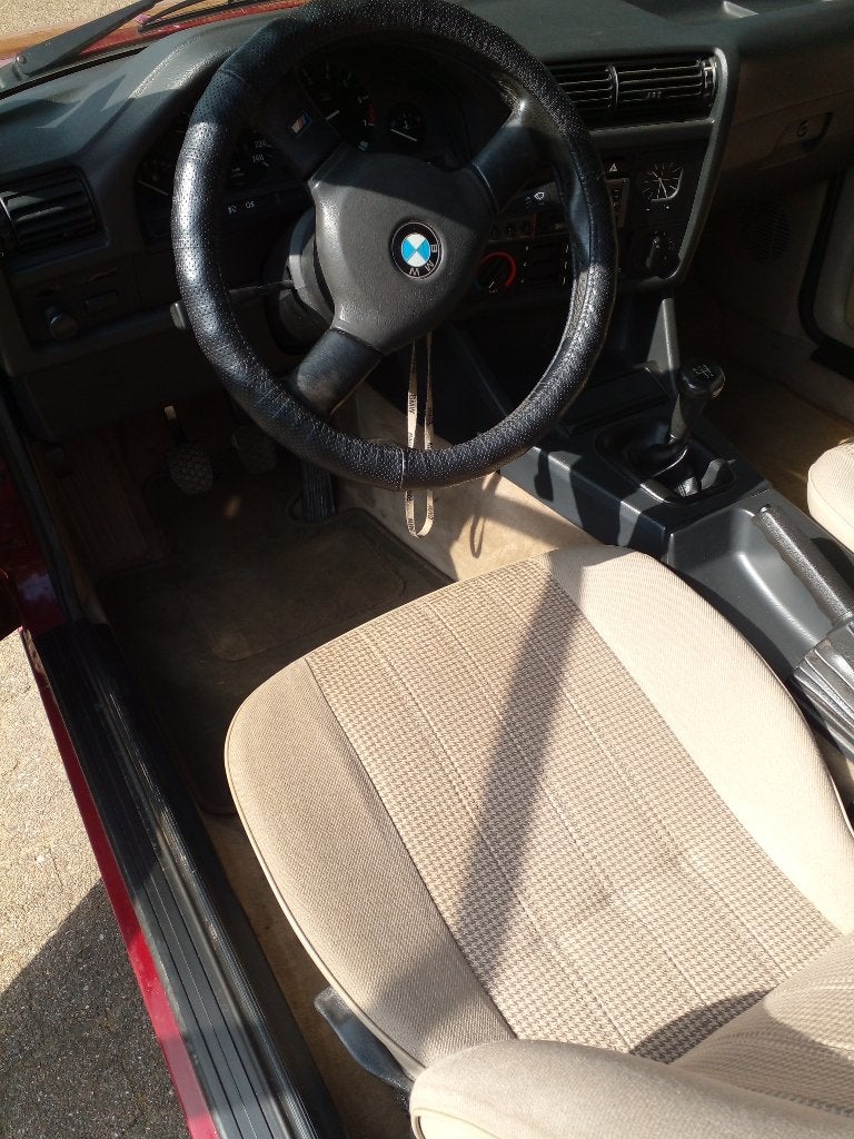 Oldtimer BMW E30, foto 6