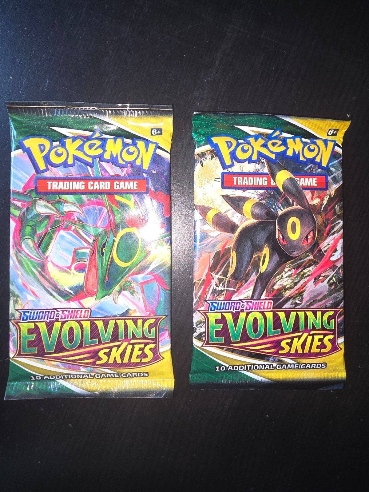 Evolving skies umbreon rayquaza packs sealed, Hobby & Loisirs créatifs, Jeux de cartes à collectionner | Pokémon, Booster, Enlèvement