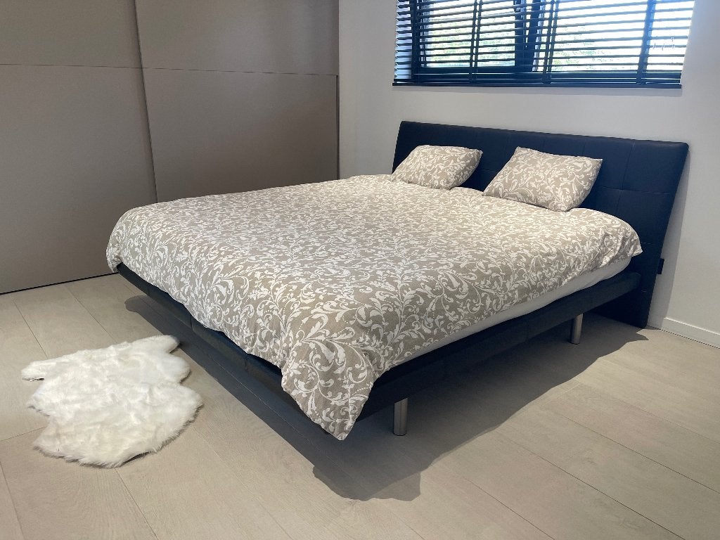 Luxe boxspring Tweepersoonsbed 200x180, Huis en Inrichting, Ophalen, Gebruikt, Zwart, Tweepersoons