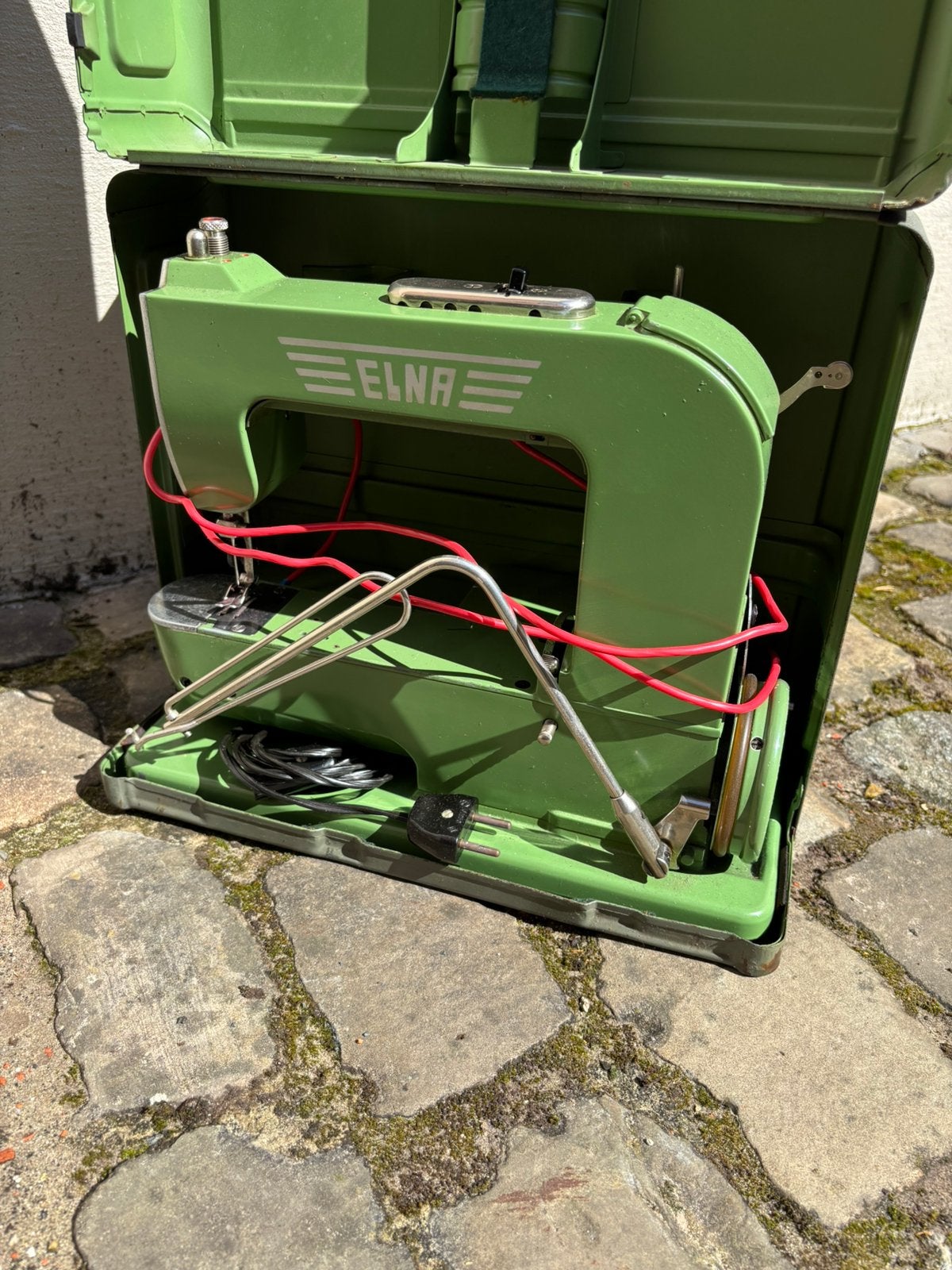 ELNA vintage “grashopper” elektrische naaimachine, Antiek en Kunst, Antiek | Naaimachines, Ophalen of Verzenden