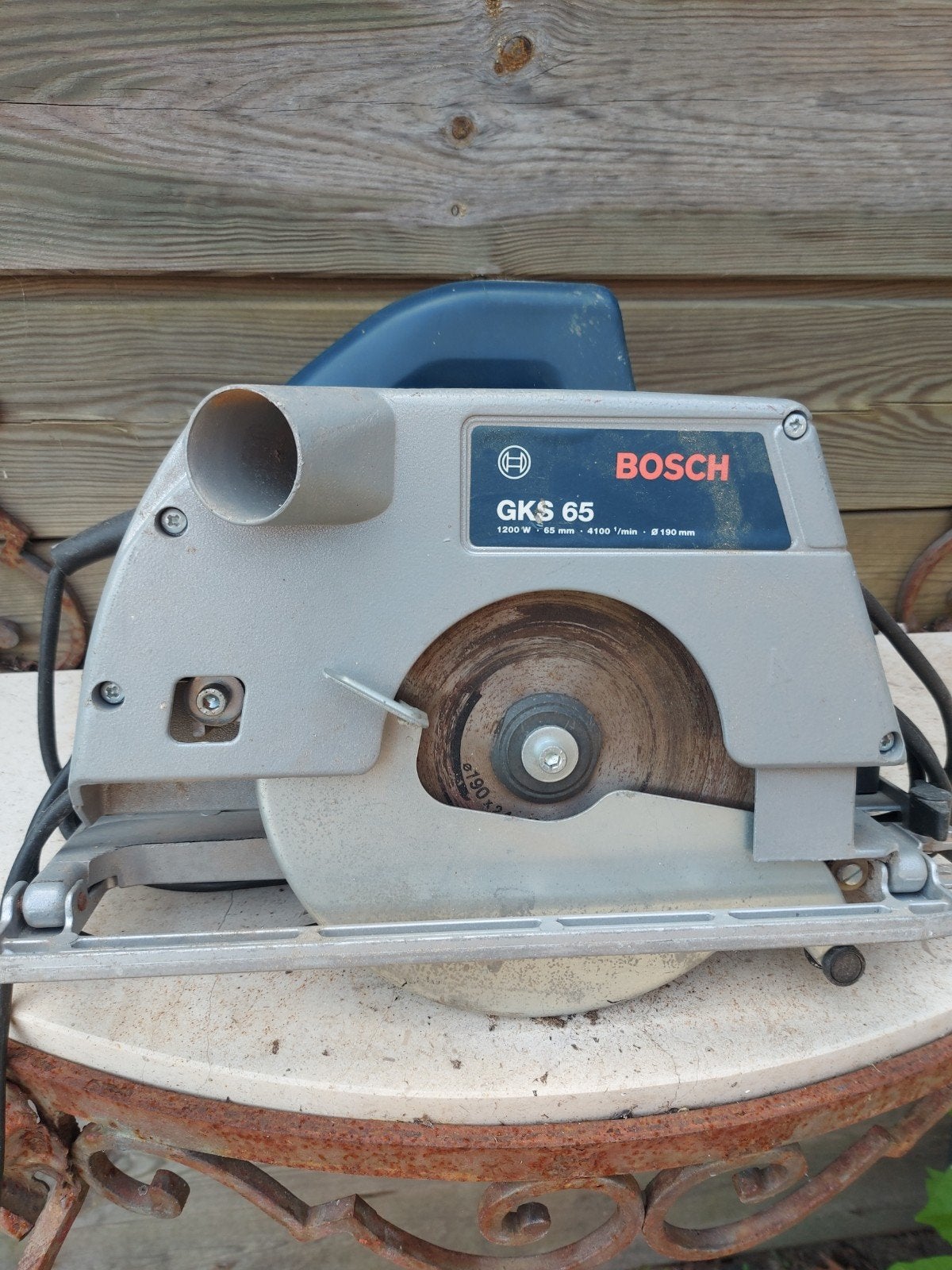 Elektrische handzaag, Ophalen