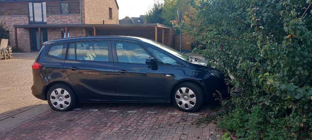 Opel zafira tourer, Euro 5, Achat, Boîte manuelle, Entretenue par le concessionnaire