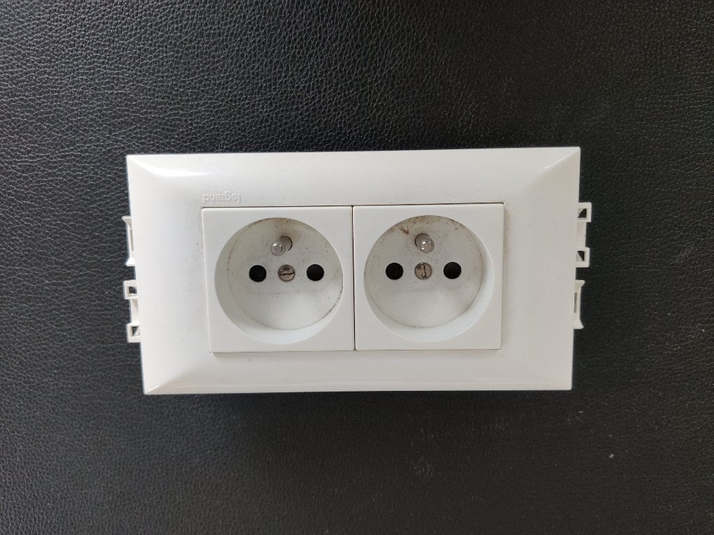 Legrand DLP stopcontacten en schakelmateriaal, Ophalen, Gebruikt, Overige merken, Stopcontact