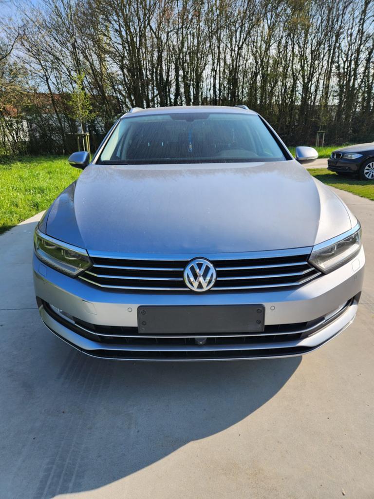 Vw passat 1.6 TDI SCR DSG AUTOMATIC LED MATRIX* GPS AFAPTER-, 5 deurs, Particulier, Parkeerassistent, Zilver of Grijs