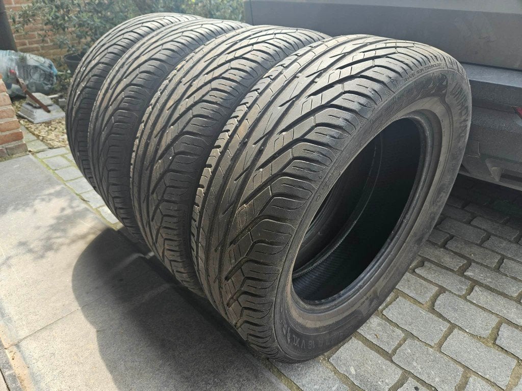 4 pneus Uniroyal Rainexpert 3 235/60 R18, Enlèvement, Pneu(s)