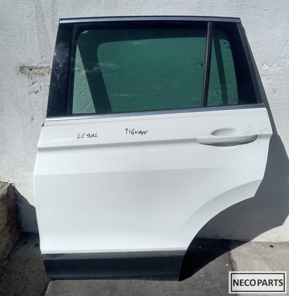 VW TIGUAN 5NA 5N PORTIER DEUR KLEUR LC9A ALLES LEVERBAAR !!, Arrière, Volkswagen, -, Haillon arrière