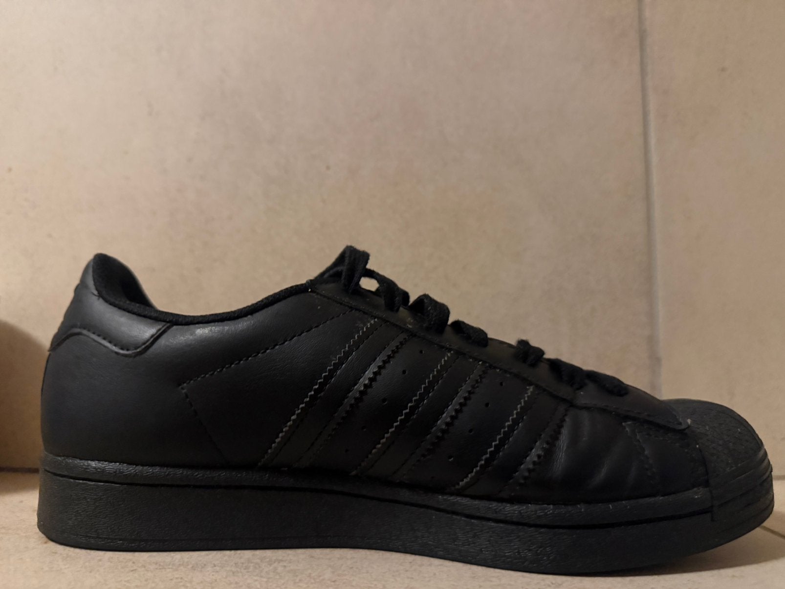 Adidas Superstar Zwart EG4957 Maat 40, Kleding | Heren, Schoenen, Zo goed als nieuw, Sneakers, Zwart, Ophalen of Verzenden