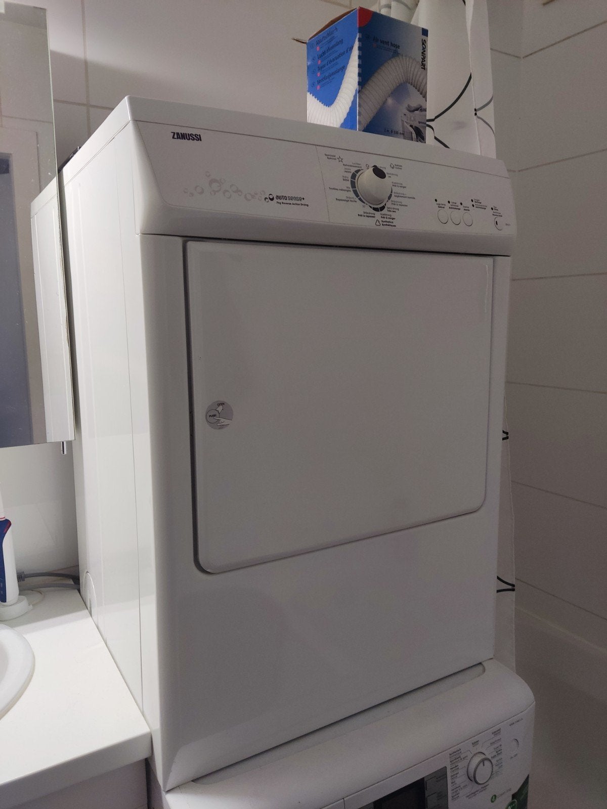 Droogkast, Elektronische apparatuur, Ophalen, 6 tot 8 kg, Luchtafvoer, Zo goed als nieuw