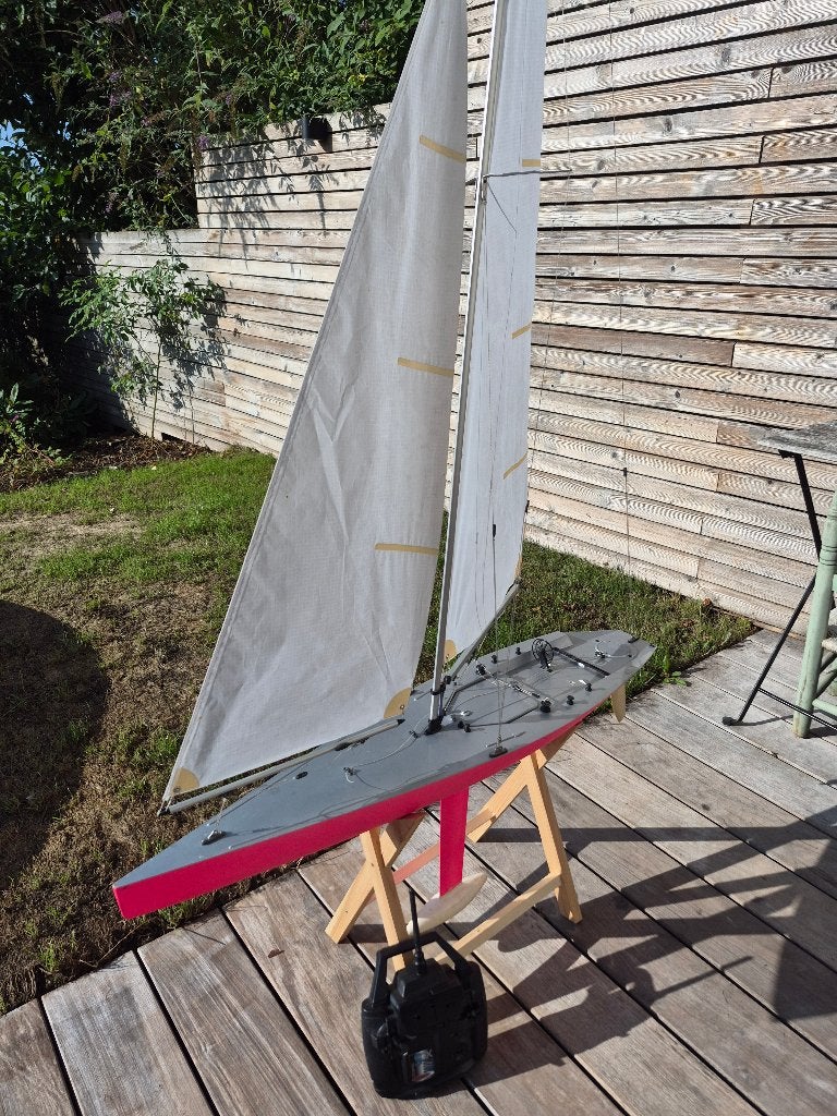 Bateau RC voile, Hobby & Loisirs créatifs, Modélisme | Bateaux & Navires, Enlèvement, Utilisé
