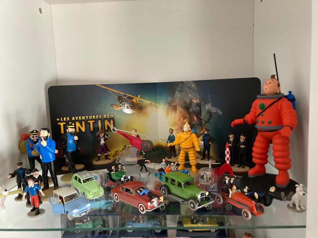 Tintin - lot de 87 objets, Enlèvement, Tintin