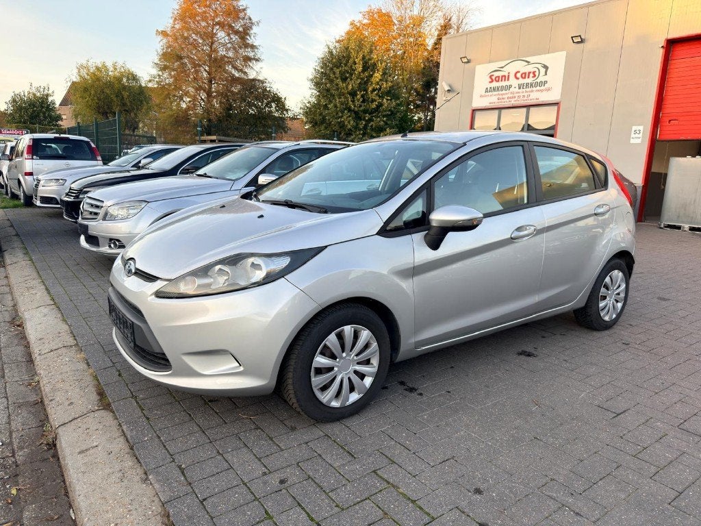 Ford Fiesta 1.25 essence année 2009 139000 km bon état, Autos, Argent ou Gris, Achat, Entreprise, Boîte manuelle