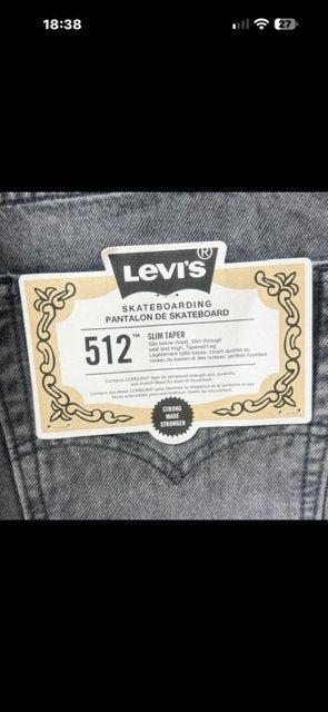 Nieuwe dames Levis jeansbroek, Kleding | Dames, Ophalen of Verzenden, Nieuw, Grijs, W30 - W32 (confectie 38/40)