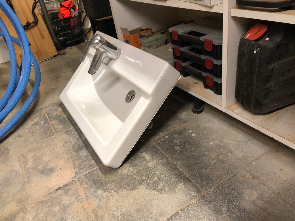 2 vasques de salle de bain en ceramique à donner, Enlèvement, Utilisé, Lavabo ou Évier