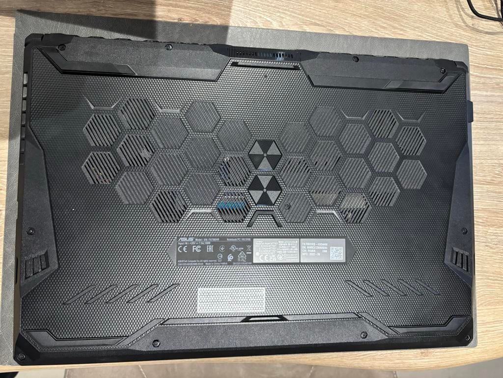 Asus tuf A17 (2021)voor onderdelen., Computers en Software, Ophalen of Verzenden, Zo goed als nieuw, Gaming, SSD