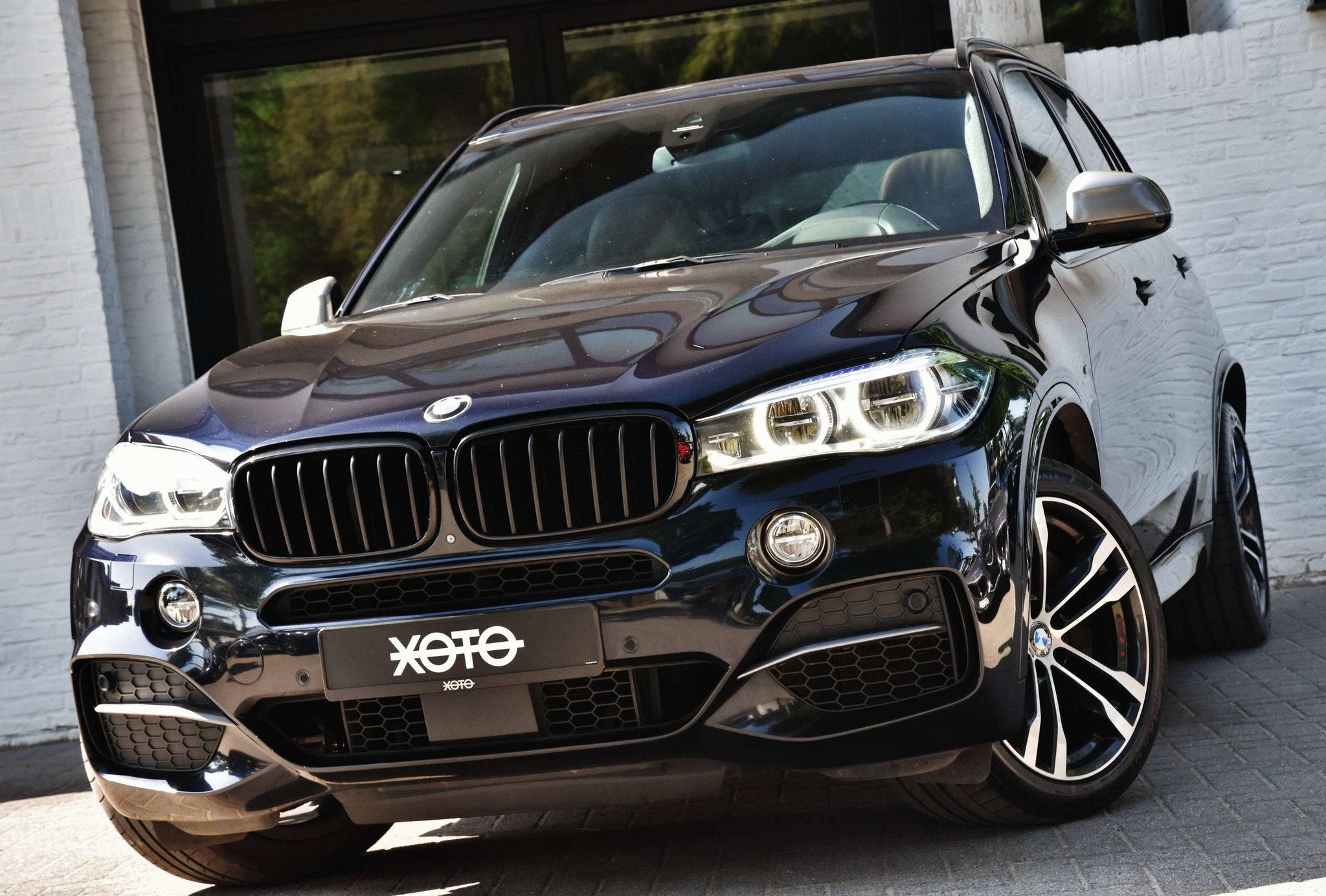 BMW X5 M 50D *ENKEL EXPORT / HANDEL* (automatique), Autos, BMW, Cuir, 2830 kg, Entreprise, Phares entièrement LED