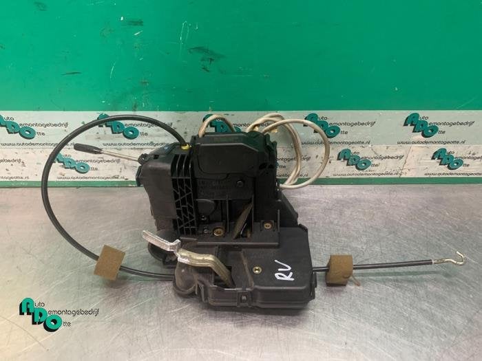 Serrure portière mécanique 4portes avant droite d'un Merce, 3 mois de garantie, Utilisé, -, -