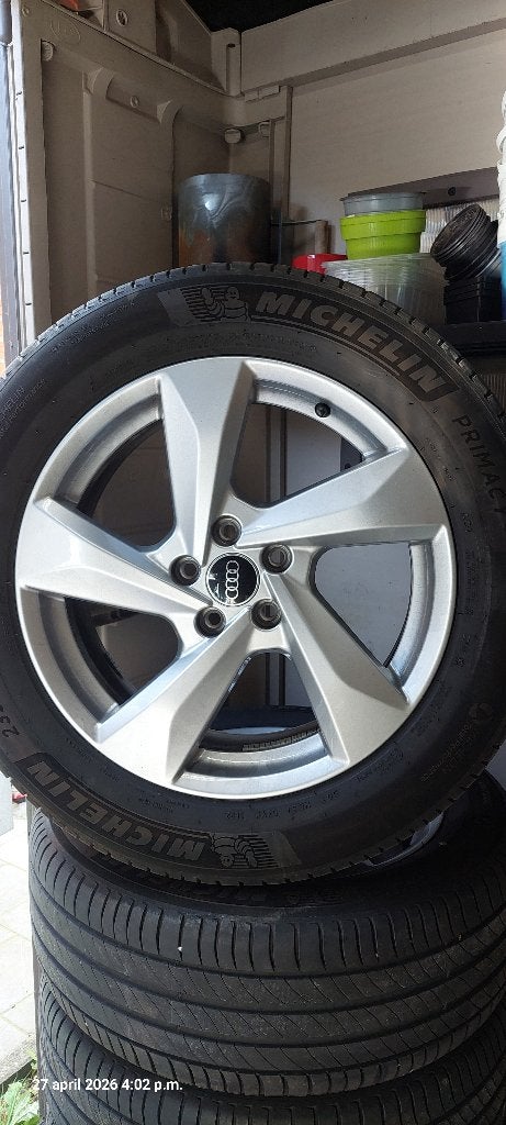 Jantes et pneus Audi Q3, Autos : Pièces & Accessoires, Véhicule de tourisme, Pneus été, Enlèvement, Pneu(s)