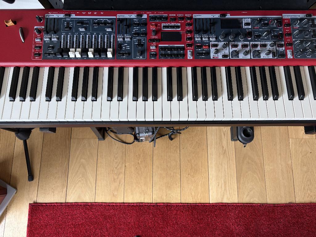 CLAVIA NORD STAGE 4  88 - als nieuw, Musique & Instruments, Enlèvement, Comme neuf, 88 touches, Autres marques