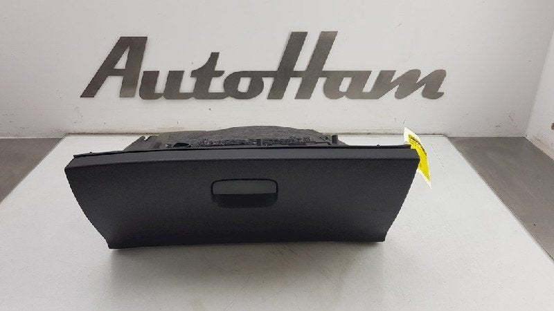 COMPARTIMENT A GANTS Peugeot 308 (4A / C) (|8226LE|8226KX|), Utilisé, Peugeot