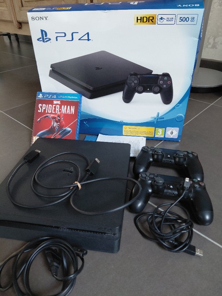 Playstation4, 2 controllers  kabels, Games en Spelcomputers, Ophalen, Zo goed als nieuw, PlayStation 4