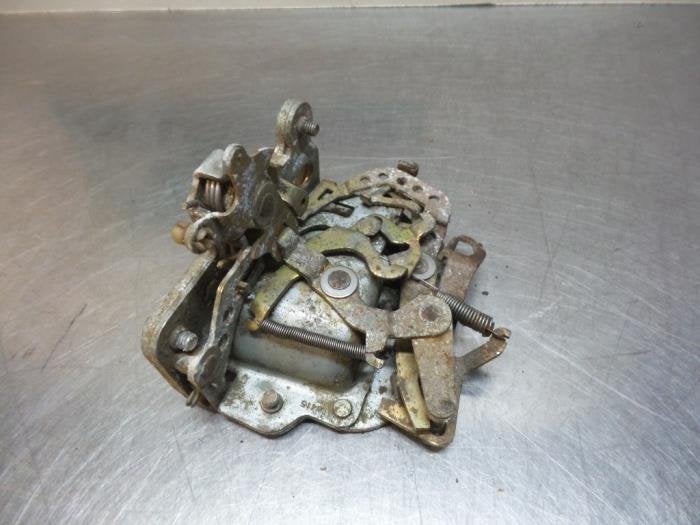 Serrure portière mécanique 4portes arrière droite d'un Me, Utilisé, -, -, Enlèvement ou Envoi