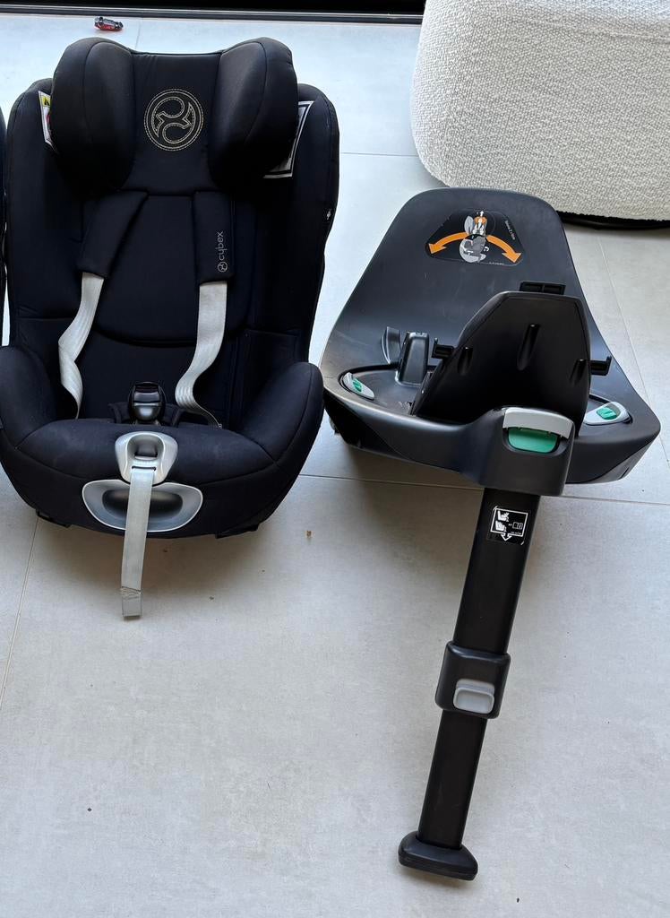 Cybex Sirona Z i-Size autostoel zwart + Base Z–360 draaibaar, Overige merken, Verstelbare rugleuning, Gebruikt, 9 t/m 18 kg