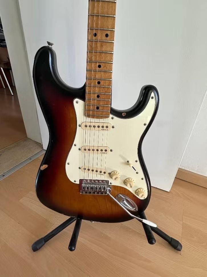 Fender Stratocaster Player Series (Mexico, 2019) – Sunburst, Muziek en Instrumenten, Ophalen, Gebruikt, Solid body, Fender