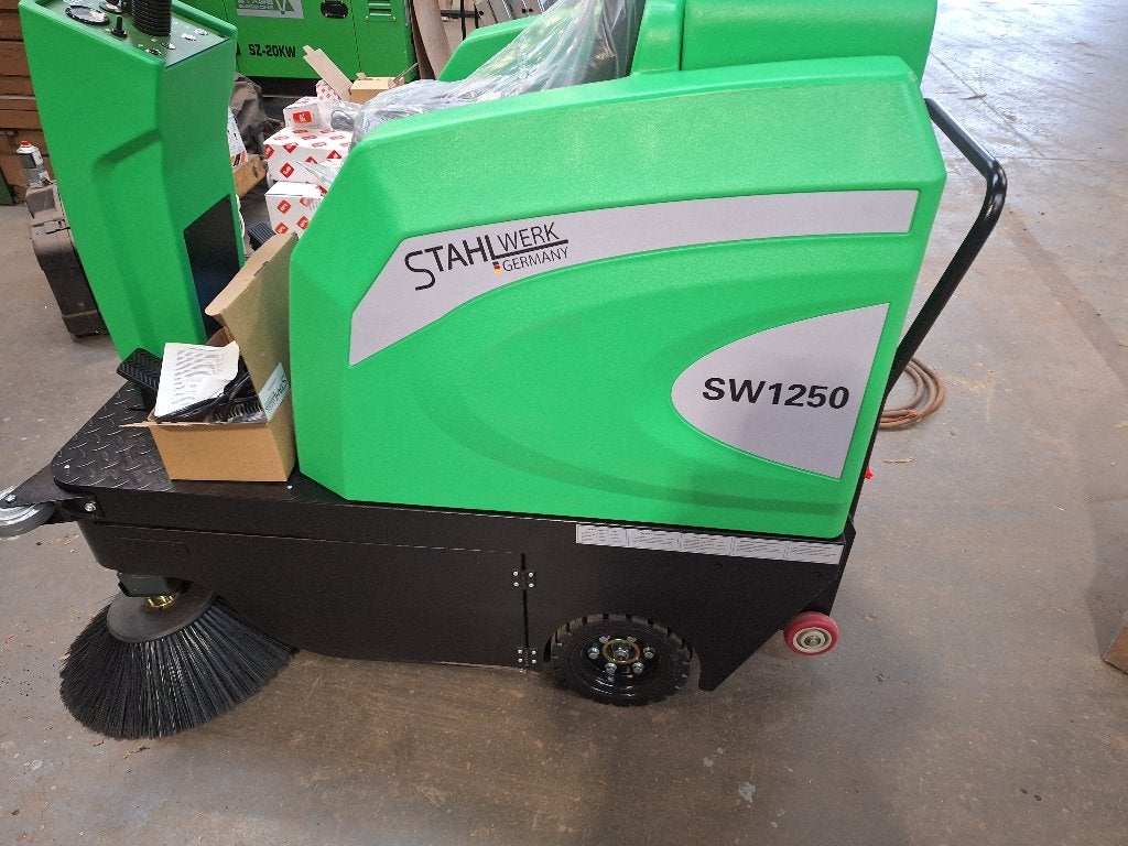 Stahlwerk SW1250-e veegmachine Nieuw!, Ophalen