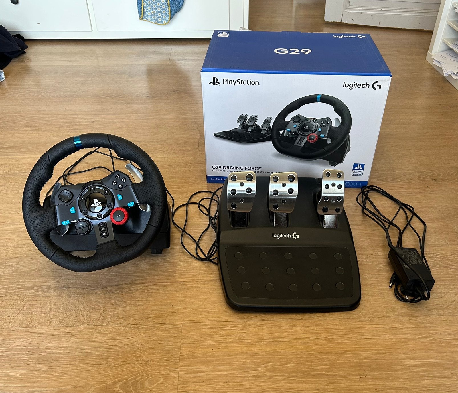 Volant logitech g29 + pédales, Enlèvement, Comme neuf