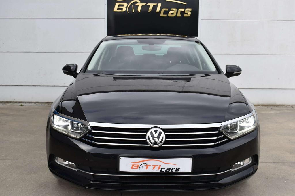 Volkswagen Passat Passat 1.5TSI* Zetelverw.* 3-zone Airco* C, Autos, 1441 kg, Achat, Entreprise, Noir
