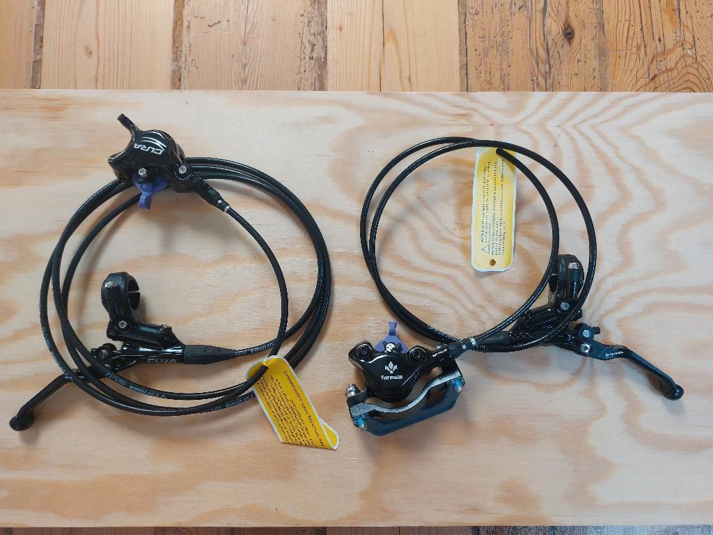 Paire de freins Formula Cura 2 pistons NEUFS, Vélos & Vélomoteurs, Enlèvement ou Envoi, Neuf, Formula