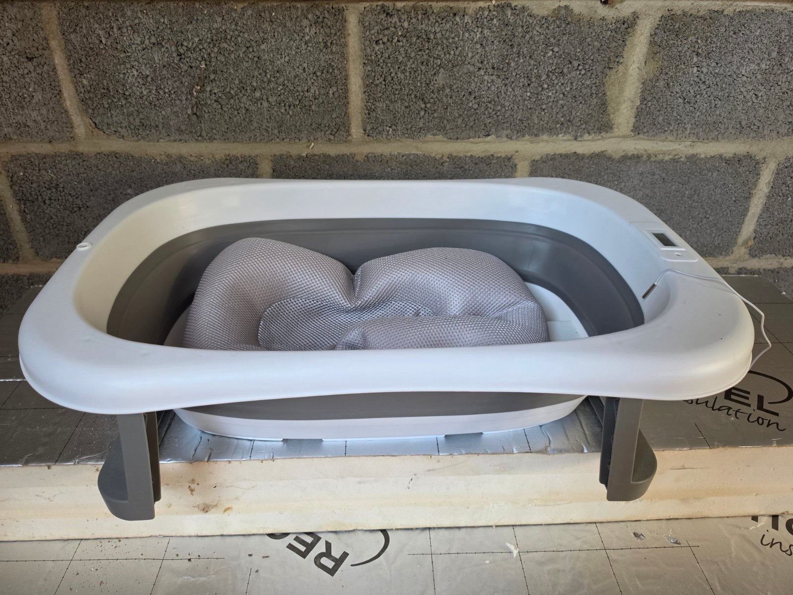 Baboe babybad + kussen + thermometer, Zo goed als nieuw, Badje, Standaard, Ophalen