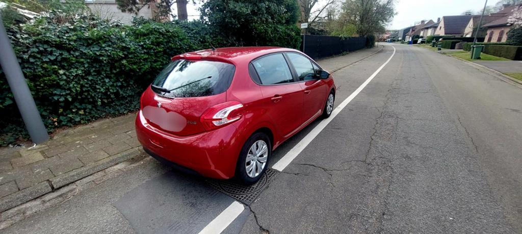 PEUGEOT 208 1.4 BENZINE, Autos, Rouge, Euro 5, Achat, Entreprise