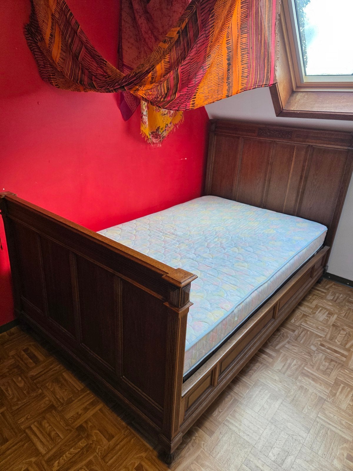 Houten bed (twijfelaar) incl matras, Ophalen