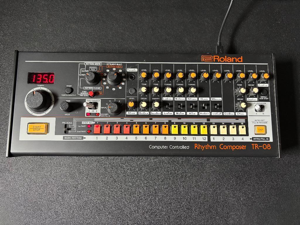 Roland TR-08 Rhythm Composer Boutique, Musique & Instruments, Enlèvement ou Envoi, Comme neuf, Roland
